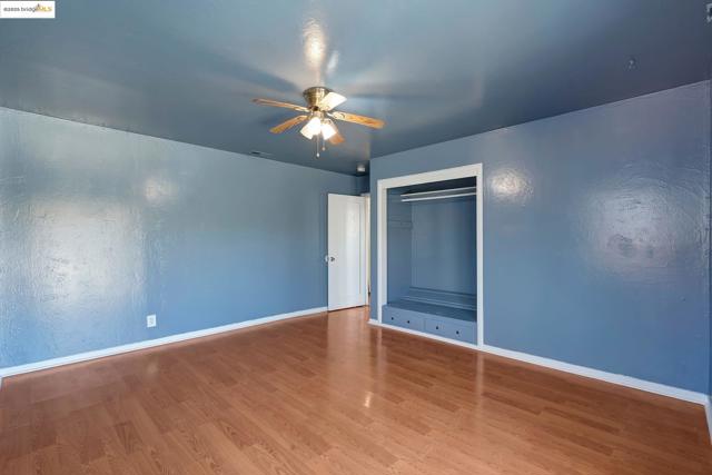 527 42nd Street, Richmond CA: https://media.crmls.org/mediaz/95f5d54a-87ff-4451-9223-165ad2ab2655.jpg