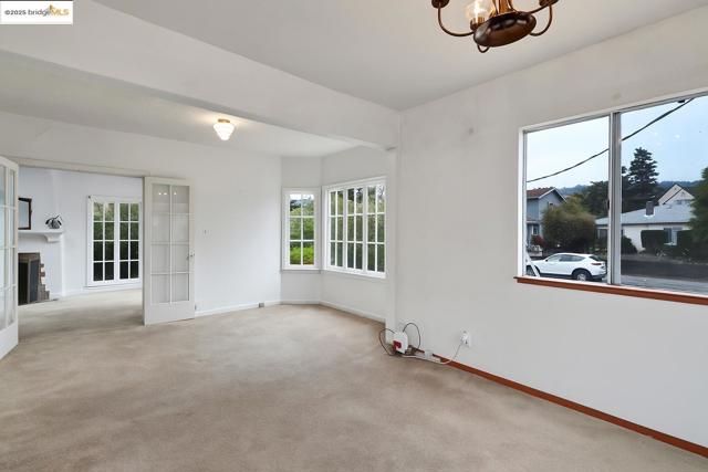 536 Pomona Ave, Albany CA: https://media.crmls.org/mediaz/95f60b24-26fa-44ba-9ece-932f67ec0c9c.jpg