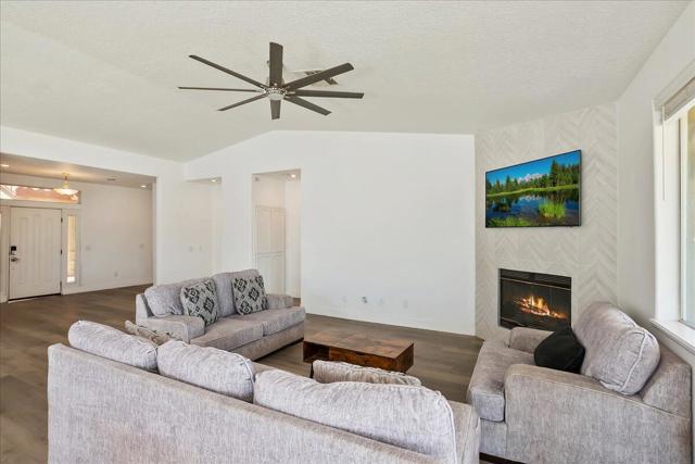 82210 Vandenberg Drive, Indio CA: https://media.crmls.org/mediaz/95f64db9-232b-4f4a-8198-6fba6568b6e8.jpg