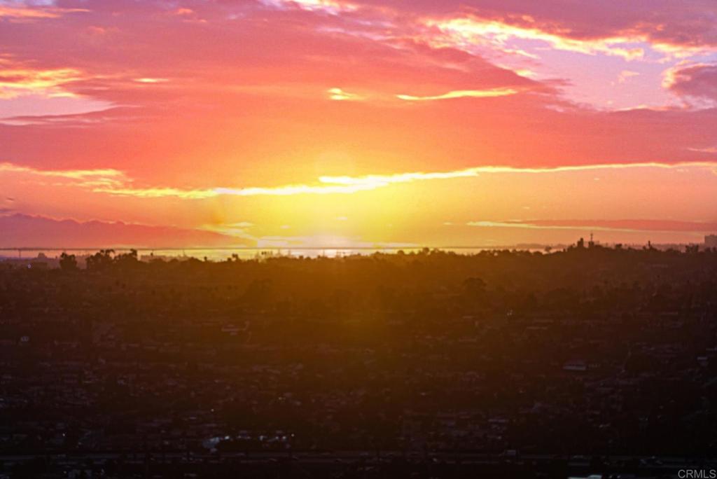 https://media.crmls.org/mediaz/95f67e51-d21e-41f9-9842-b5ba95d1b9dc.jpg?preset=X-Large