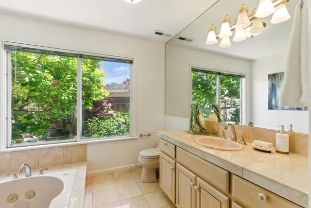 41 Regent Place, Palo Alto CA: https://media.crmls.org/mediaz/95f72e6b-b2c9-4f19-b074-779cf1cf5e8c.jpg