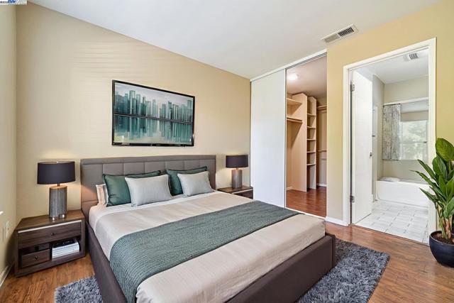 275 Reflections Dr, San Ramon CA: https://media.crmls.org/mediaz/95f79559-0dcb-481a-b528-282bd1f2a504.jpg