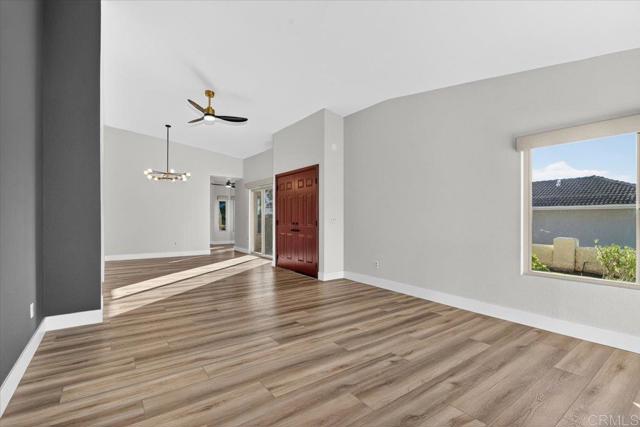 Detail Gallery Image 8 of 42 For 135 Neptune Pl, Escondido,  CA 92026 - 3 Beds | 2 Baths