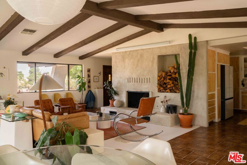 MLS #25598609 image #1