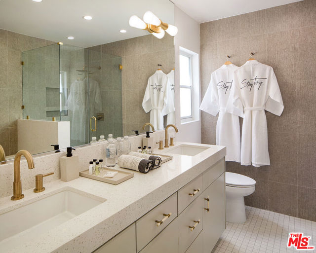 8917 W Cynthia Street, West Hollywood CA: https://media.crmls.org/mediaz/95f8689b-ca2b-41f3-9ee8-d9c05a1a1129.jpg