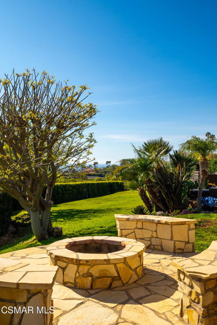 5810 Zumirez Drive, Malibu CA: https://media.crmls.org/mediaz/95f8b3c9-948f-48bc-a85f-a1093c966f7f.jpg