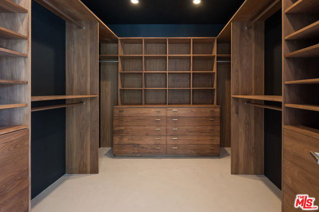 1355 Devlin Drive, Los Angeles CA: https://media.crmls.org/mediaz/95f9b296-2ec5-41aa-84e7-635652d3f3da.jpg