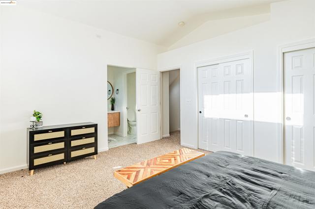 5425 Spur St, Riverbank CA: https://media.crmls.org/mediaz/95f9f29c-e6c3-4078-aa1b-306857c1a2d0.jpg