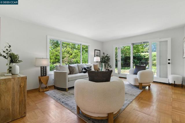 575 Old Orchard Dr, Danville CA: https://media.crmls.org/mediaz/95fb6941-4238-4efb-8813-8bfef258685f.jpg