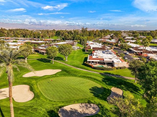 6 Amherst Court, Rancho Mirage CA: https://media.crmls.org/mediaz/95fb9b55-0958-4435-bde5-58b70c2671c6.jpg