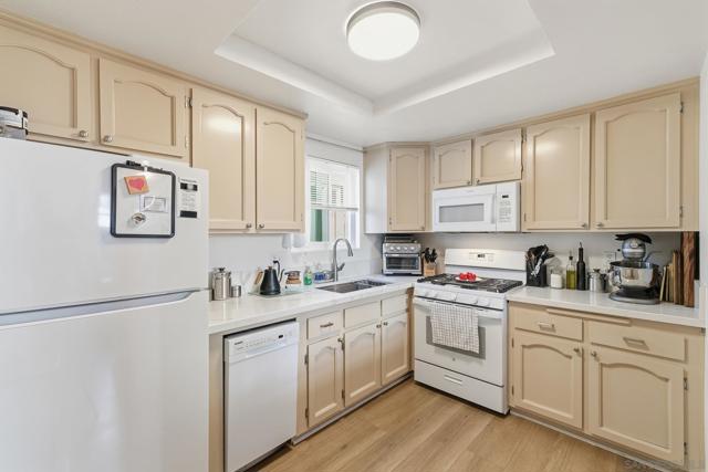 248 Orange Avenue, Coronado CA: https://media.crmls.org/mediaz/95fba402-d79b-4eca-bdb2-95628597de95.jpg