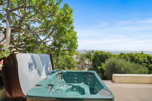 3539 Mount Laurence Dr, San Diego CA: https://media.crmls.org/mediaz/95fc4a74-cfa3-44ba-bf22-f3614a685a78.jpg