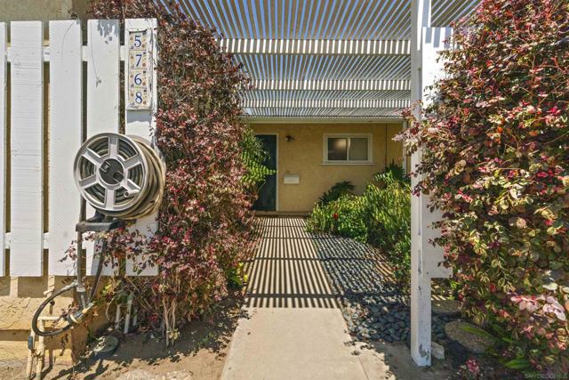 5768 CAMBER DR, San Diego CA: https://media.crmls.org/mediaz/95fcb3e6-8777-473e-a537-fea186986392.jpg