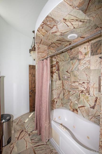 Detail Gallery Image 29 of 36 For 405 Solana Real, Fallbrook,  CA 92028 - 3 Beds | 3 Baths