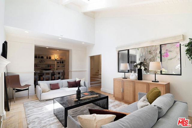 745 25th Street, Santa Monica CA: https://media.crmls.org/mediaz/95fcf984-34ee-4930-b0aa-bf0f071cb279.jpg