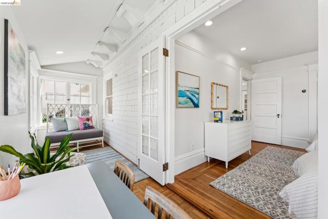 Image 40 of 60 For 2035 Francisco St