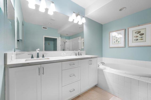Detail Gallery Image 15 of 34 For 4021 Canario St #235,  Carlsbad,  CA 92008 - 3 Beds | 3 Baths