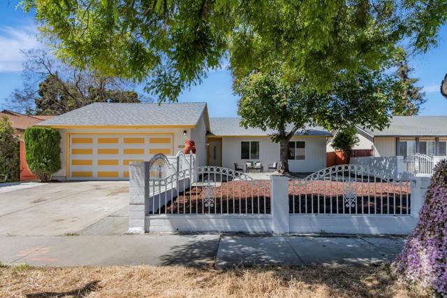 1305 Tourney Drive, San Jose CA: https://media.crmls.org/mediaz/95fe36ec-ba76-436f-b6f4-c1926f66c01a.jpg