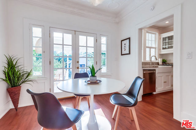 1607 N Vista Street, Los Angeles CA: https://media.crmls.org/mediaz/95fe93c6-d7c0-423f-b7ad-48c3e93e13c5.jpg