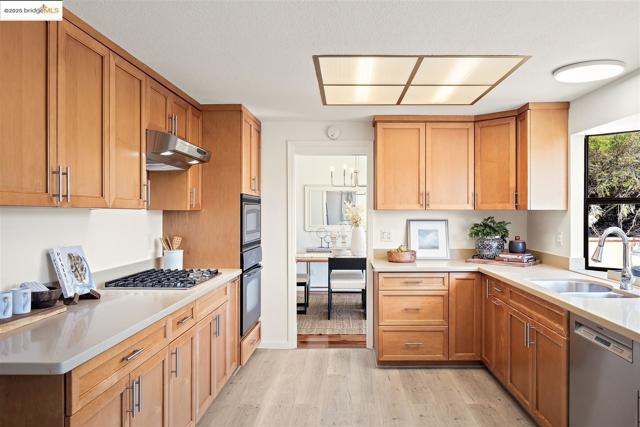 5136 Rain Cloud Dr, Richmond CA: https://media.crmls.org/mediaz/95fee2ad-31a4-4dc8-9aa1-23ffc4f88436.jpg