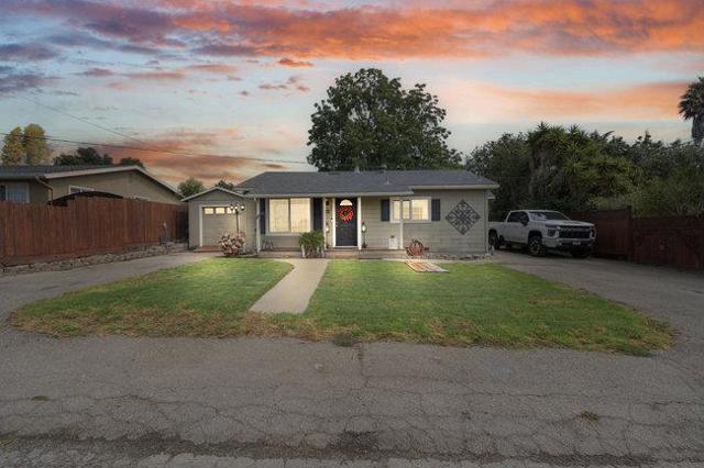 22 Heiner Road, Watsonville CA: https://media.crmls.org/mediaz/95fef63e-3e2f-4a86-9bce-7fc06a380c37.jpg
