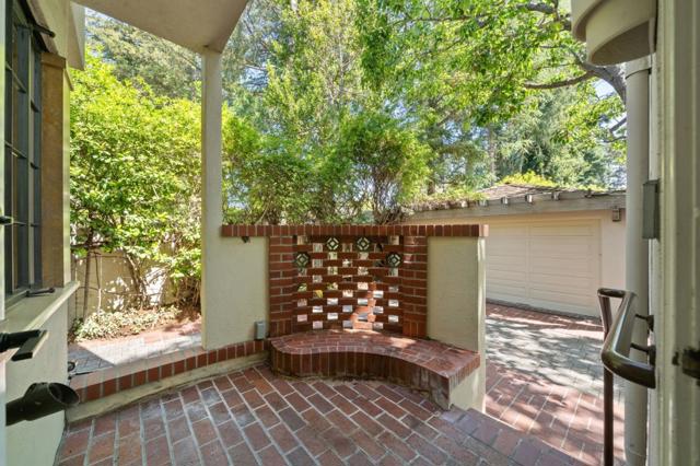 2365 Waverley Street, Palo Alto CA: https://media.crmls.org/mediaz/95ff2578-b210-4192-b0d9-3c9b838ff3c7.jpg