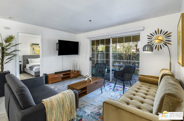 2700 Lawrence Crossley Road, Palm Springs CA: https://media.crmls.org/mediaz/95ff4c38-3a8f-4999-8b92-79385c4b2461.jpg