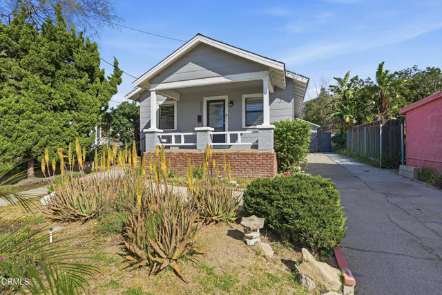 Detail Gallery Image 2 of 34 For 3233 Community Ave, La Crescenta,  CA 91214 - 3 Beds | 2 Baths