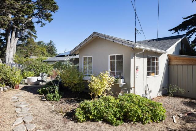 26027 Mesa Drive, Carmel CA: https://media.crmls.org/mediaz/95fffa0c-7b84-46d4-b8de-c55af1e37a4a.jpg