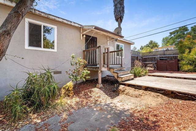 406 26 S Grape St, Escondido CA: https://media.crmls.org/mediaz/9600176c-6b70-4036-9fd1-d1d94ceac81f.jpg