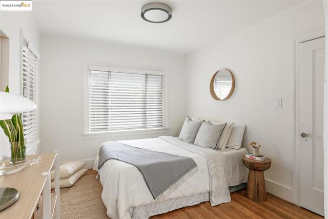 2201 Spaulding Ave, Berkeley CA: https://media.crmls.org/mediaz/96002e32-74a7-4ae5-8e3b-25688235da22.jpg