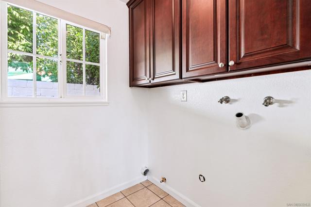 16117 Nordhoff St, North Hills CA: https://media.crmls.org/mediaz/9600be89-7dc1-431a-a25f-78129f4b8e1e.jpg