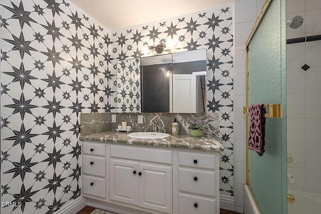 Detail Gallery Image 14 of 26 For 999 Waterbury Ln, Ventura,  CA 93001 - 4 Beds | 3 Baths