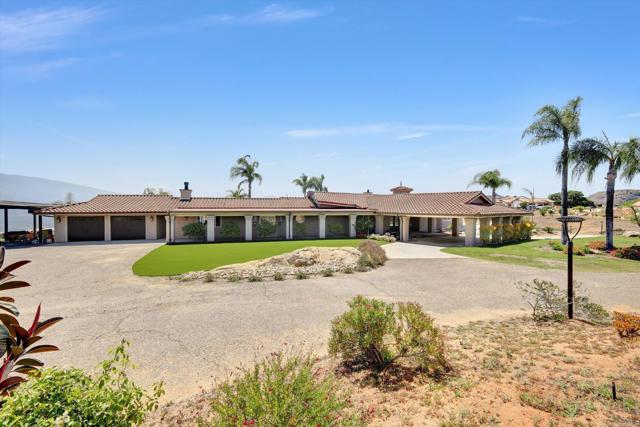 36485 Carney Road, Valley Center CA: https://media.crmls.org/mediaz/96011d73-738e-40ba-b725-b8024a02ec1c.jpg