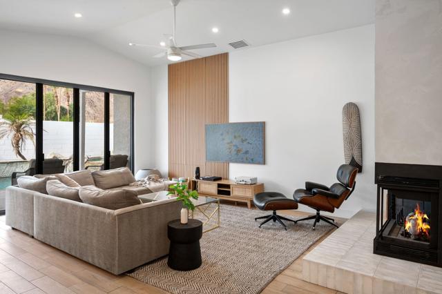 51605 Avenida Carranza, La Quinta CA: https://media.crmls.org/mediaz/96013fa9-cf1c-4cfd-9f22-d7d1f7c44cff.jpg