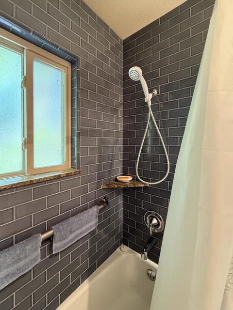 Detail Gallery Image 12 of 42 For 941 D Avenue, Coronado,  CA 92118 - 2 Beds | 1 Baths