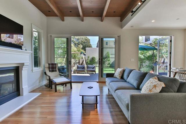 Detail Gallery Image 10 of 39 For 573 H, Coronado,  CA 92118 - 3 Beds | 3 Baths