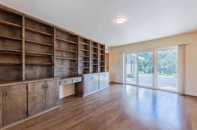 12 Mesa Del Sol, Salinas CA: https://media.crmls.org/mediaz/9602d43b-a812-4d5e-9aea-aea29aeb108c.jpg