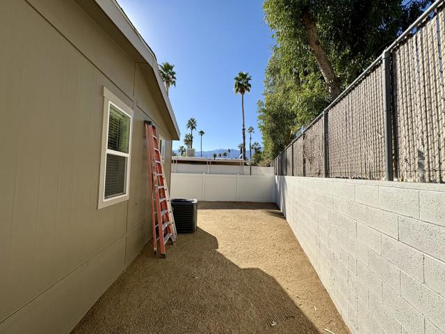 493 Prairie, Cathedral City CA: https://media.crmls.org/mediaz/9602ec52-65cf-47c2-a1c9-a75331df7b58.jpg