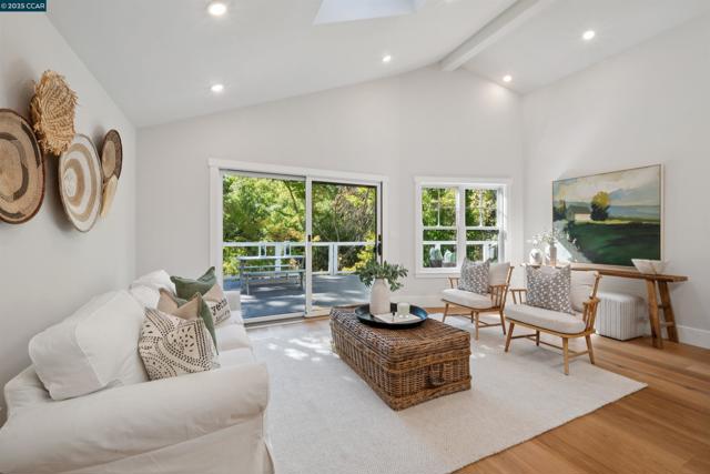 973 4Th St, Lafayette CA: https://media.crmls.org/mediaz/96033640-e0d1-450c-8bc3-2b83c78b0cd8.jpg
