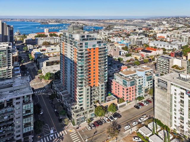 300 W Beech St, San Diego CA: https://media.crmls.org/mediaz/960365b3-864f-4234-b3ee-a2165bf63a20.jpg