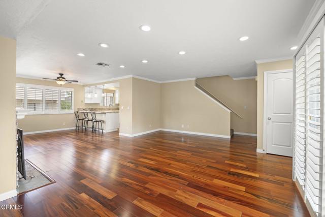 691 County Square Drive, Ventura CA: https://media.crmls.org/mediaz/96039640-6abc-4c6e-9ce7-3768635c19b8.jpg