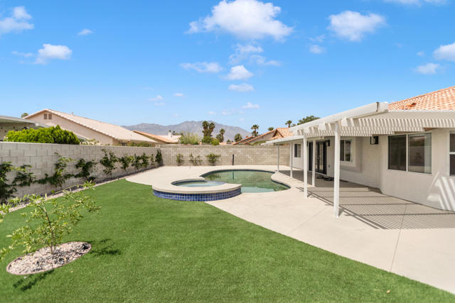 69835 Bluegrass Way, Cathedral City CA: https://media.crmls.org/mediaz/9603ed92-9d9c-4165-871c-1f210f08d75b.jpg