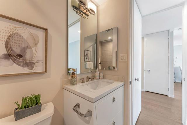 565 Bellevue Avenue, Oakland CA: https://media.crmls.org/mediaz/96042d00-67ff-4aaa-af04-04fff9c0c98e.jpg