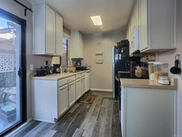 12553 Mapleview Street, Lakeside CA: https://media.crmls.org/mediaz/96043545-cbe8-42e4-97b3-8aae9bd93529.jpg
