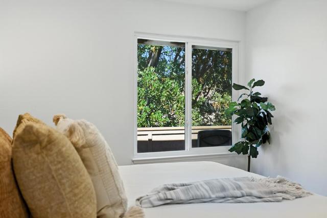 2452 W Bayshore Road, Palo Alto CA: https://media.crmls.org/mediaz/96052c1e-7251-4f79-9134-1918af3ccab7.jpg