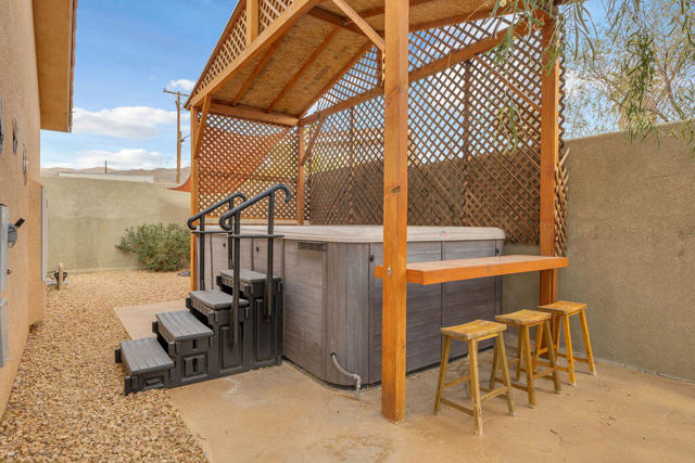12622 Miracle Hill Road, Desert Hot Springs CA: https://media.crmls.org/mediaz/9605a780-e199-4b19-b649-c4c61b18ec0b.jpg