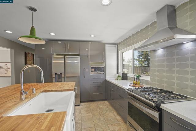 5665 Lewis Way, Concord CA: https://media.crmls.org/mediaz/960612d7-6fd8-4d11-9045-954b7881bf27.jpg