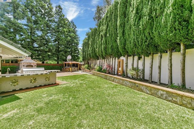 38957 Altura Street, Fremont CA: https://media.crmls.org/mediaz/96063b41-a536-4f02-bcab-810e1c8293c0.jpg