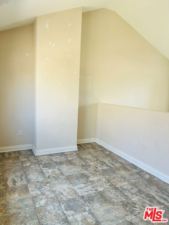 5719 Camellia Avenue, 109 photo 31